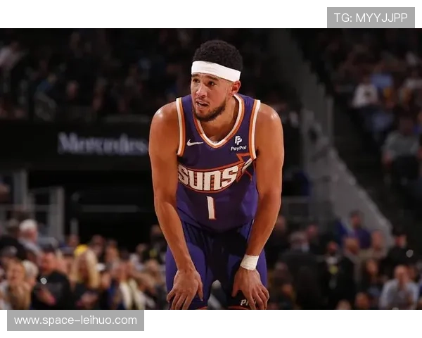 太阳布克0.7秒三分准绝杀雷霆，球队逆转18分展现西部黑马潜质