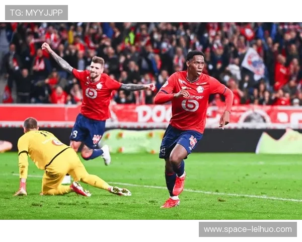 圣马克西曼以自由球员身份重返法甲，加盟争冠球队朗斯